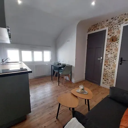 Au 26 T1 アパート